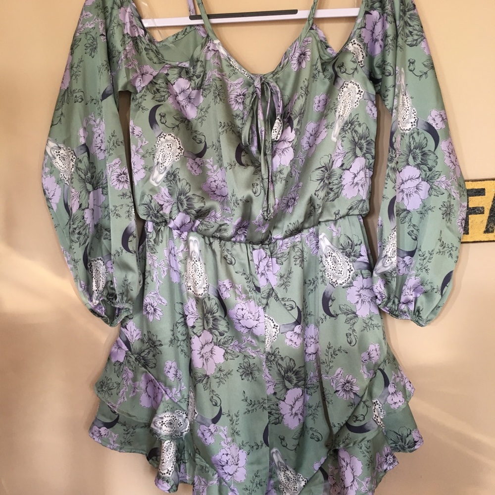 NWT Sage boho cold off shoulder ruffle romper - Picture 5 of 6